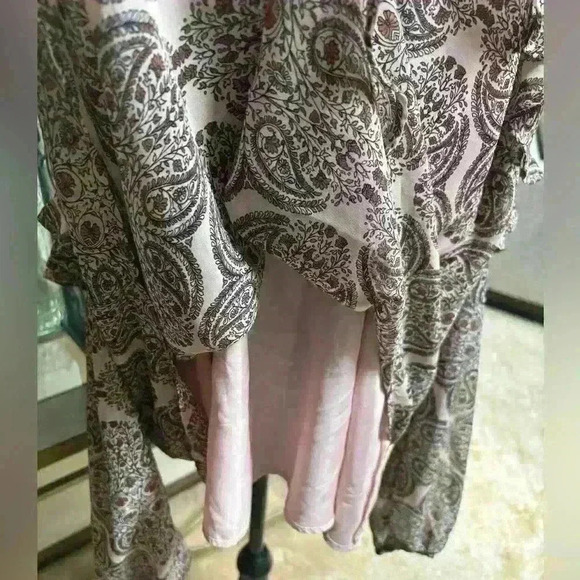 BELLE & SKYE RUFFLE COLD SHOULDER SHEER SLEEVE HALTER SUMMER BLOUSE SIZE 1X 💗 - Picture 9 of 10